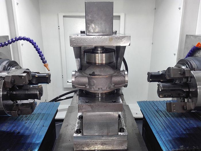 電動(dòng)三輪車後(hou)橋數控專(zhuān)用機床細(xì)節圖2