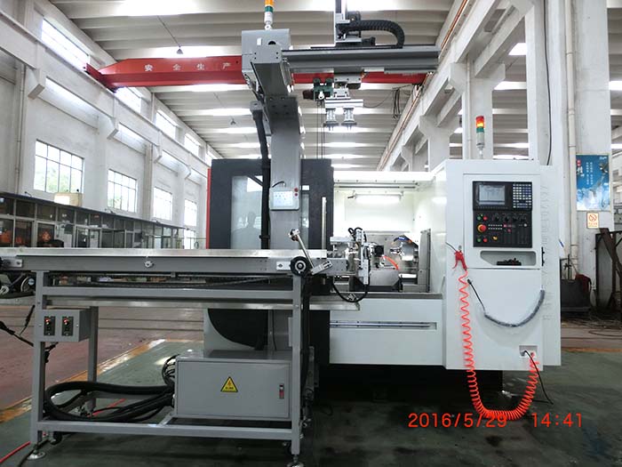 DW200對向(xiàng)曲線高速(su)銑床正面(miàn)圖