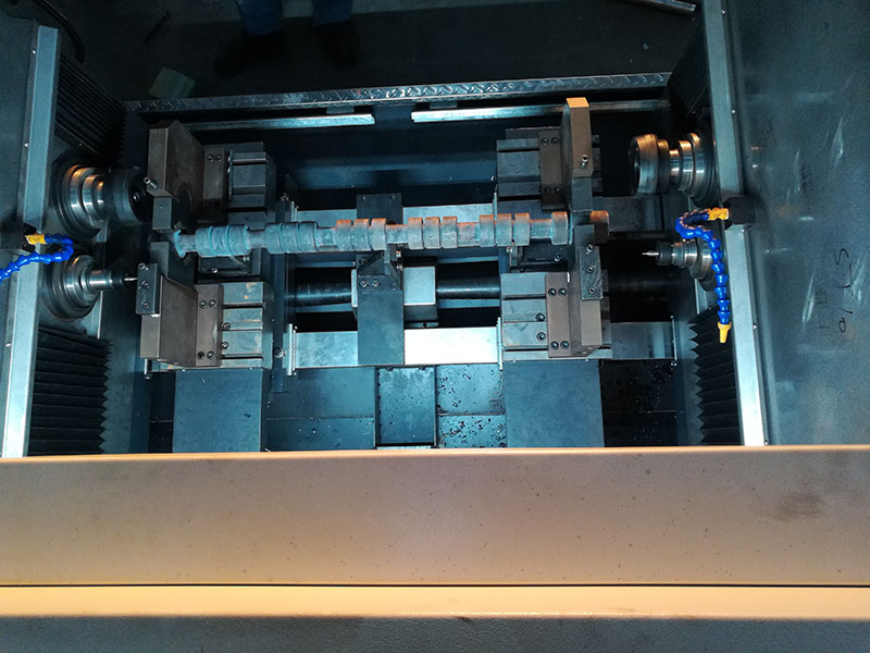 凸輪軸在(zài)銑打機上裝(zhuang)夾和定位